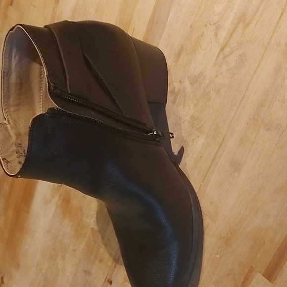 SOUL Naturalizer CALM Buckle Boots/ Mint Condition/Sz 8 - Picture 5 of 5